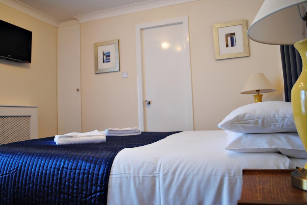 Ferry House Lodge Портсмут Номер фото
